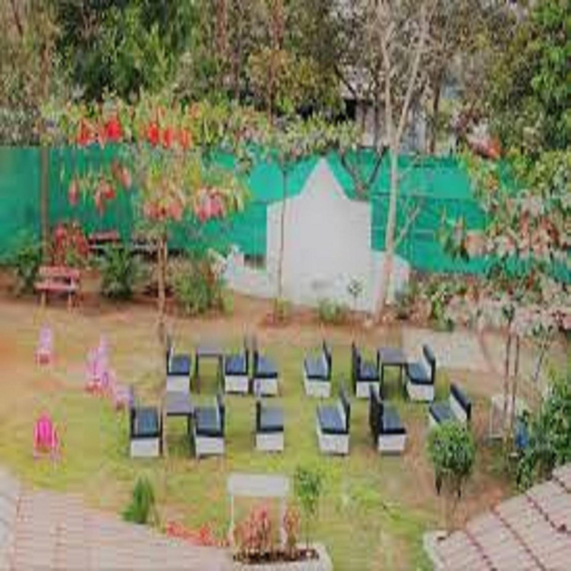 Hotel Metro Palace Resort Karjat Exterior foto